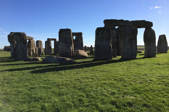 Private Full-Day Tour of Stonehenge and Bath from London - Key Points