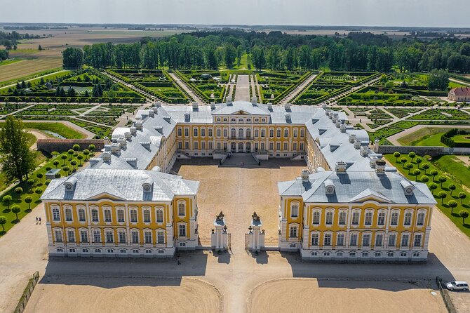 Private Full-Day Trip to Hill of Crosses, Rundale Palace & Bauska - Insights from the Guides and Tour Experience