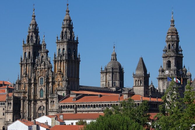 Private Gastronomical Tour in Santiago de Compostela - Exploring Santiago de Compostela’s Historic Landmarks
