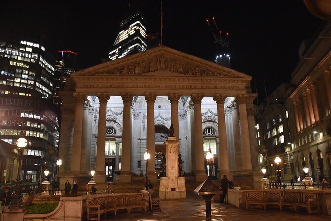 Private Ghosts and Gore Walking Tour of London - Exploring Londons Spookiest Streets and Churches