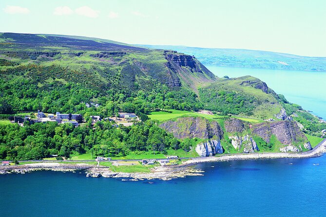 Private Giants Causeway Tour Tour For Up to 15 People - Explore the Historic Significance of Carrickfergus