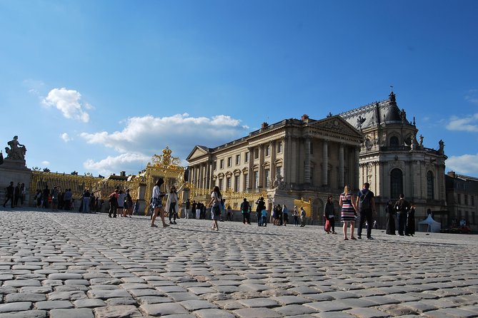 Private Giverny & Versailles Day Trip with Lunch & Hotel Transfers from Paris - Key Points