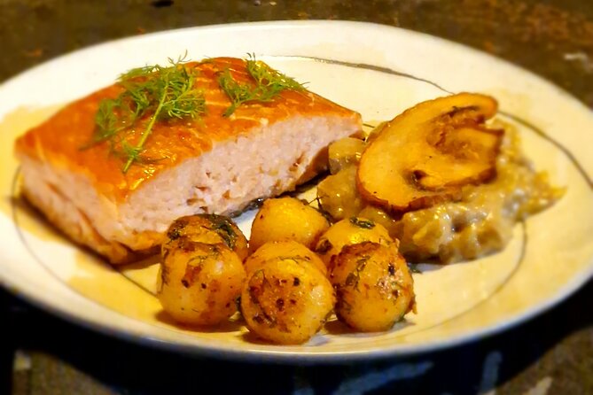 Private Glass Igloo Dinner on the Shore of Frozen Lake - The Experience from the Guides: Personal Touch and Local Expertise