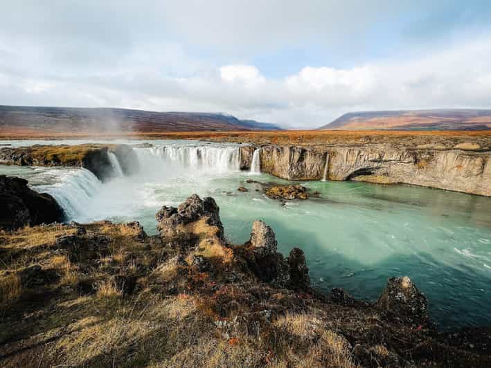 PRIVATE Godafoss Waterfall, Myvatn and Baths - Starting Point and Transportation Logistics