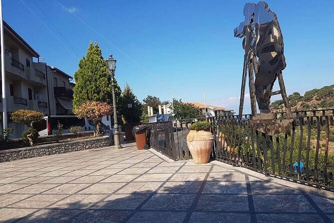 Private Godfather Tour with Sicilian Cannoli Tasting - Sicilian Cannoli Tasting at a Famous Messina Pastry Shop