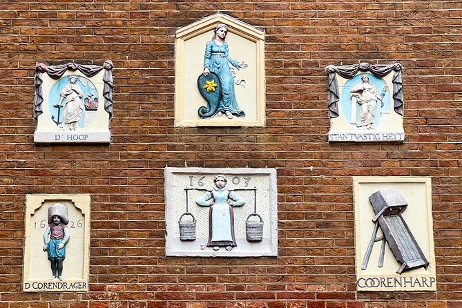 Private Golden Age Architecture Tour, local Dutch guide - Huis Bartolotti: Elegant 17th-Century Canal House