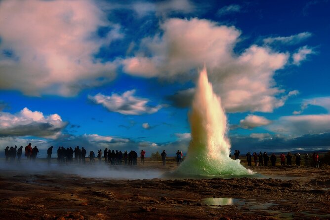 Private Golden Circle Tour by Luxury SUV from Reykjavik - A Private Tour in a Spacious Luxury SUV from Reykjavik