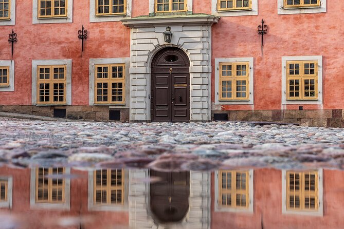 Private Golden Hour Photo Walk in Stockholm - Flexibility and Accessibility of the Tour