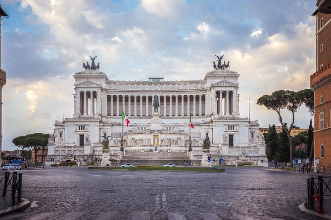 Private golf-cart tour in Rome - The Vibrant Piazza and Fountain Stops