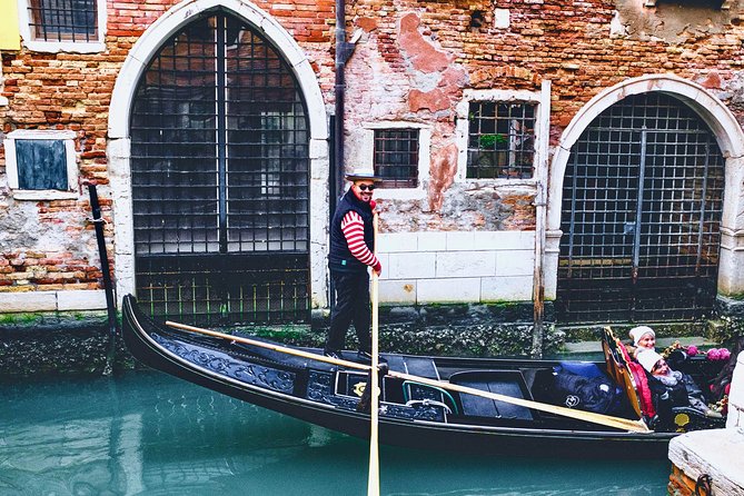 Private Gondola Ride in Venice - Limitations and Considerations