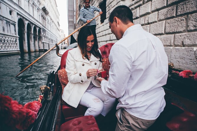 Private Gondola Ride with Professional Photographer in Venice - Key Points