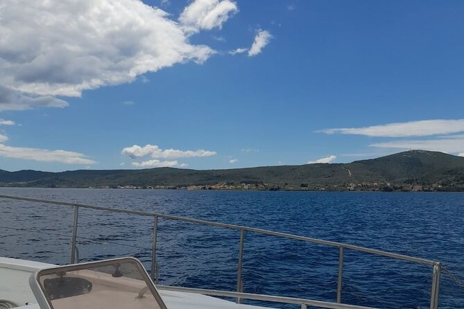 Private Gourmet Boat tour to island of Love - The Guide and Customer Service Experience