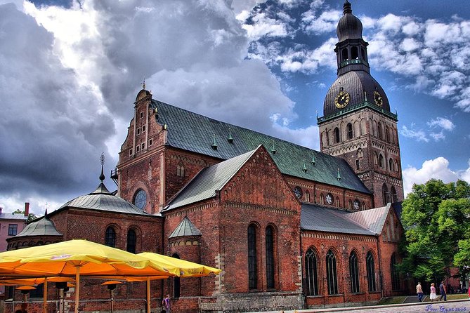 Private grand Riga city tour - From the Art Nouveau District to the Old Town