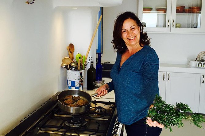 Private Greek Cooking Class in Mykonos with a Food Professional - Key Points
