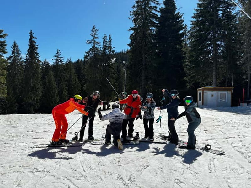 Private-(group) ski or snowboard lessons in Borovets - Equipment and Lift Pass Policies