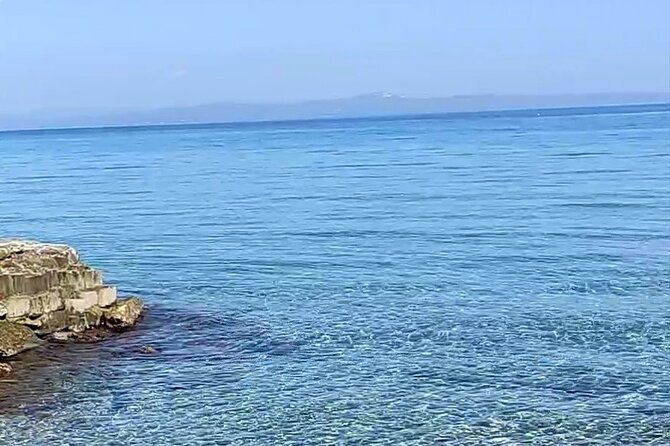 (Private group) Swimming and relax in beautiful beaches. - The Perfect Beach Day: Swimming, Sunbathing, and Relaxing