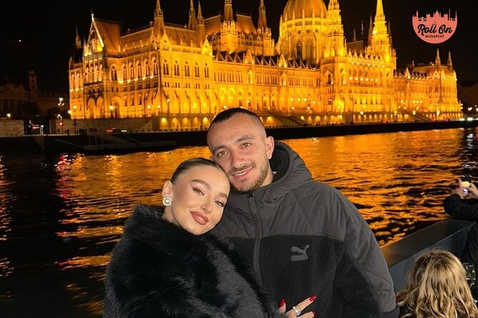 PRIVATE GUIDED Budapest walking tour with coffee break in 120 min - Starting Point at Starbucks FashionBudapest