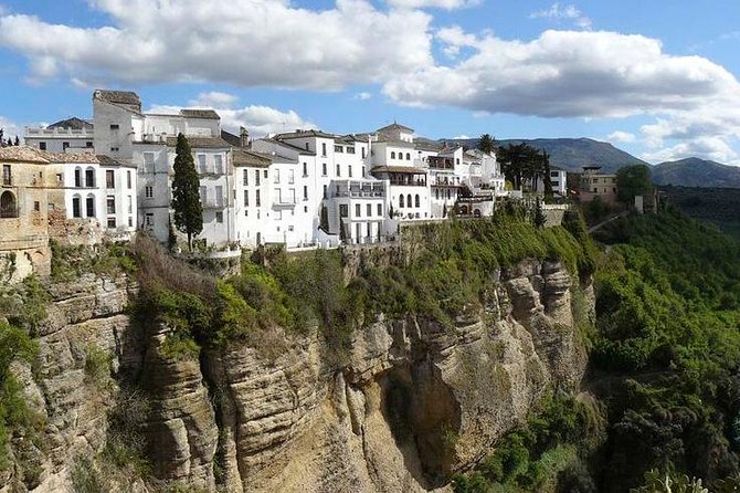 Private Guided Day Trip to the White Villages and Ronda from Seville - Discovering Setenil de las Bodegas’s Unique Architecture