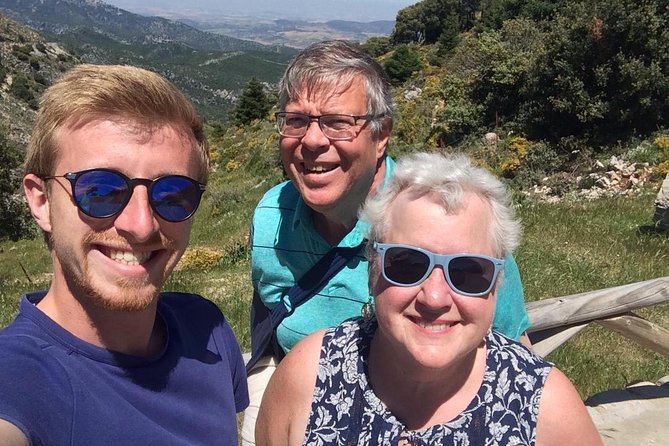 Private Guided Day Trip to the White Villages and Ronda from Seville - Cave Visits: El Gato and La Pileta