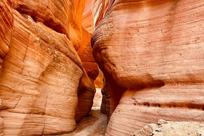 Private Guided Hike through Peekaboo Slot Canyon - Explore the Unique Beauty of Peekaboo Slot Canyon in Kanab