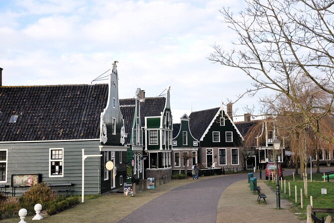Private Guided Keukenhof Gardens and Zaanse Schans Tour - Gouda and Edam Cheese Tasting at Henry Willig’s Cheese Farm