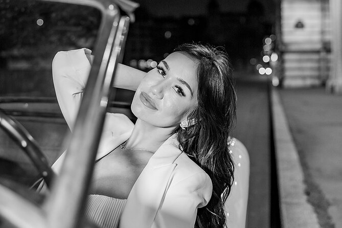 Private Guided Photoshoot at the Eiffel Tower in Paris - Key Points