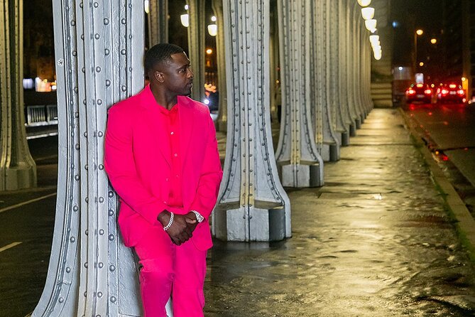 Private Guided Photoshoot at the Eiffel Tower in Paris - Logistics: Meeting Point and Timing