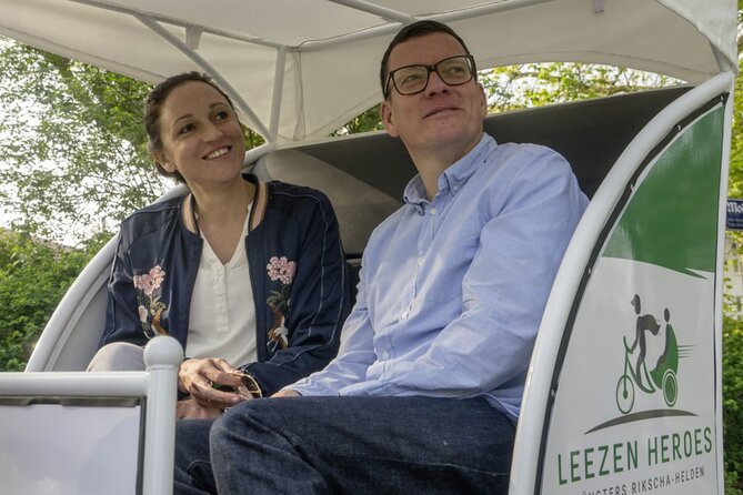 Private guided rickshaw city tour in Munster - Visiting Antiquariat Michael Solder, the Famous Bookshop