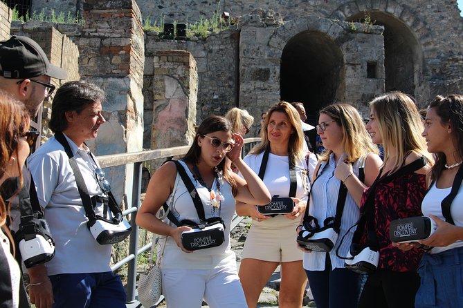 Private Guided Tour and VR Headsets in the Ancient Pompeii - The Guide’s Expertise and Personalization
