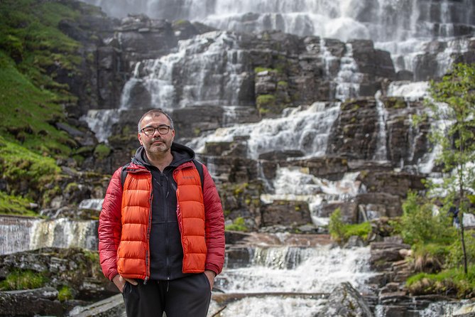 PRIVATE GUIDED TOUR: Highlights of Norway  Trip to the Sognefjord  SUMMER - Marveling at Tvindefossen Waterfall