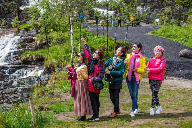 PRIVATE GUIDED TOUR: Highlights of Norway  Trip to the Sognefjord  SUMMER - Exploring the Nærøyfjord’s Natural Beauty