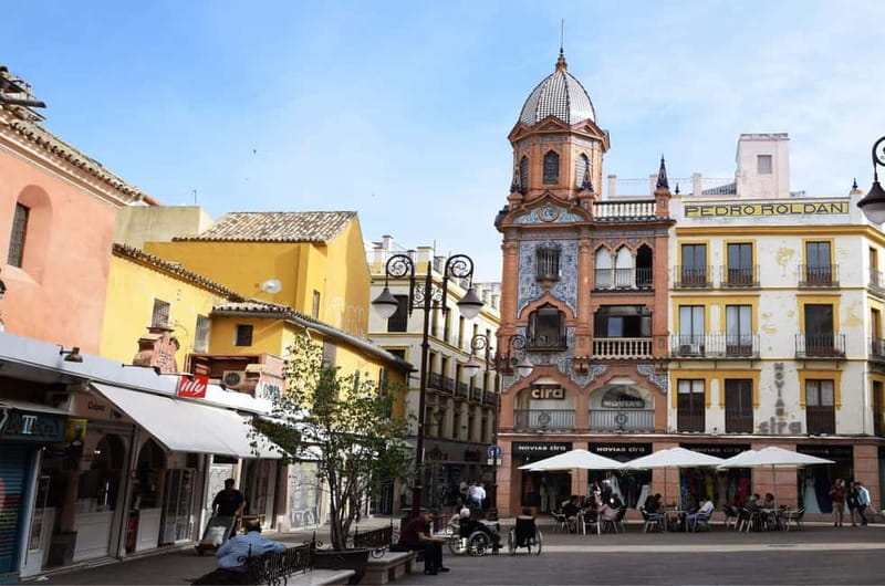 Private Guided Tour of Complete Seville and Jewish Quarter - Discover the Cultural Heart at Plaza del Cabildo and the Portillo De La Muralla