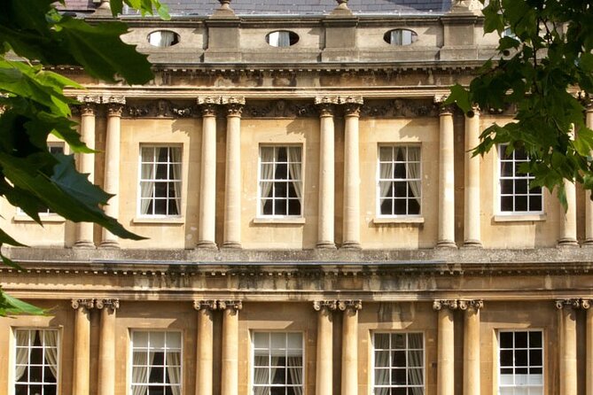 Private Guided Tour of Jane Austen's Bath - Strolling Through Queen Square: Austen’s Window to Society