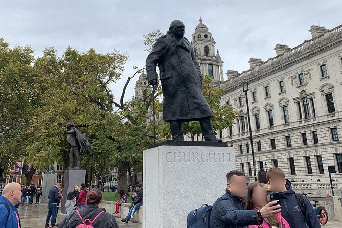 Private Guided Tour of London Landmarks - English or Italian - Visiting London Eye: A Modern Marvel