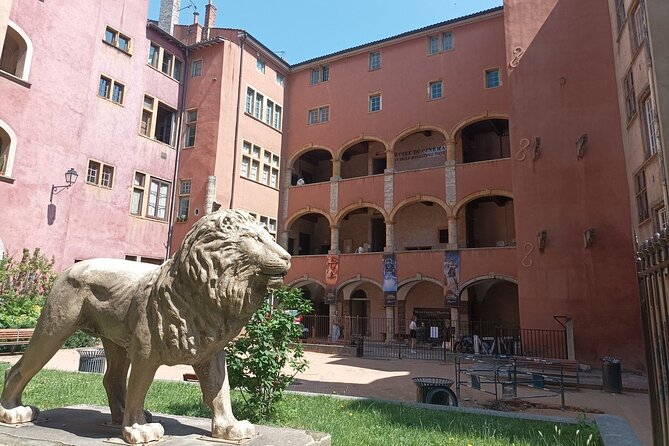 Private guided tour of Lyon - 3 to 4 hours - Key Points