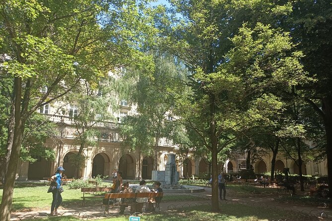Private guided tour of Lyon - 3 to 4 hours - Exploring Vieux Lyon and Its Hidden Traboules