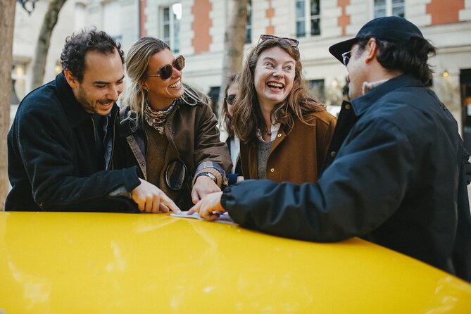 Private Guided Tour of Paris in a Vintage Land Rover - Iconic Stops: Sacré-Cœur, Moulin Rouge, and More