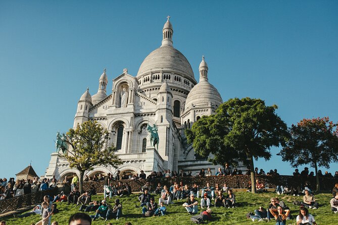 Private Guided Tour of Paris in a Vintage Land Rover - Exploring Montmartre: Artistic Roots and Hidden Corners
