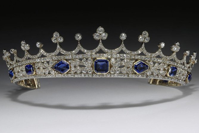 Private Guided Tour of The Victoria and Albert Museum - 3 Hour - Themed Focus: Sculptures, Chinese Art, and Jewelry