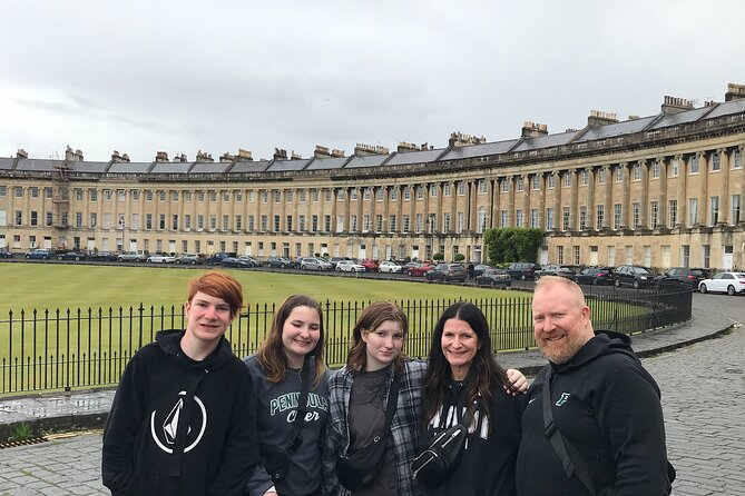 Private Guided Tour of Windsor, Stonehenge and Bath - Dining at a Classic British Pub in Crystal Palace