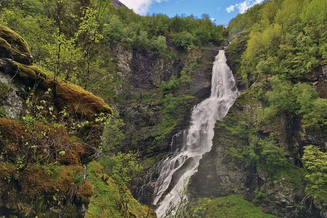 PRIVATE GUIDED TOUR: The Heart of Norway  Viking Special, 8-9 hours  SUMMER - The Thrilling Descent Down Stalheimskleiva