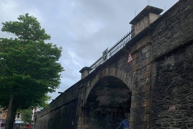 Private Guided Walking Tour in Derry City - Practical Aspects and Tour Logistics