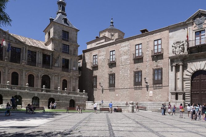 Private Guided Walking tour in Toledo (2 or 3 or 6 hours) - Visiting the Iconic Puerta de Bisagra