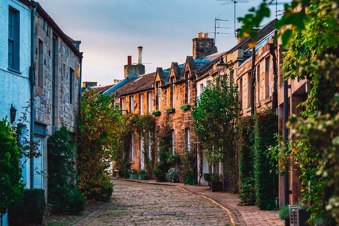 Private Half-Day Edinburgh City Tour - Holyrood Abbey and Holyrood Palace Views