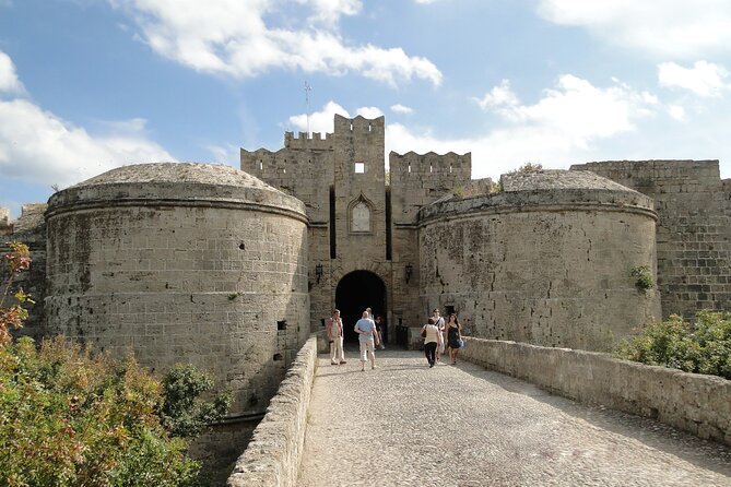 Private Half Day Guided Tour to Rhodes New and Old Town - Luxury Transportation and Convenient Pickup Service