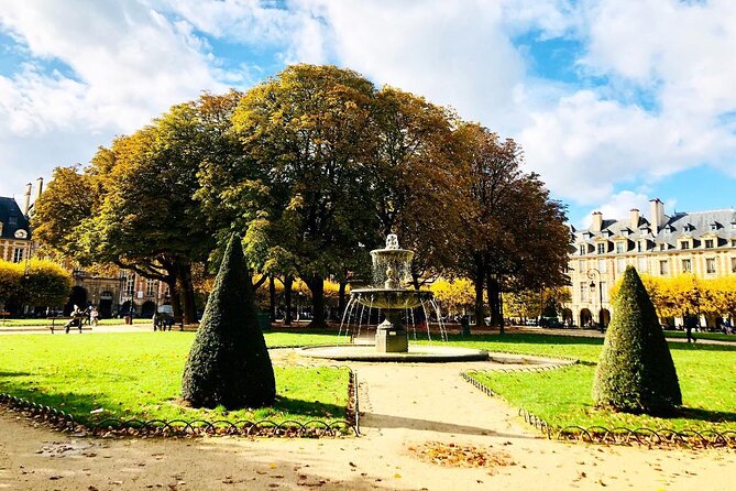 Private Half Day Historic Tour - From Aristocratic to Trendy in Le Marais