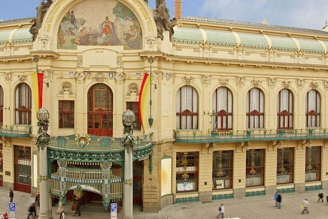 Private Half-Day Sightseeing Tour in Prague - The Historic Strahov Monastery and Its Significance