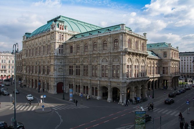 Private Half-Day Sightseeing Tour in Vienna - Belvedere Palace and Schönbrunn Palace: Vienna’s Majestic Estates