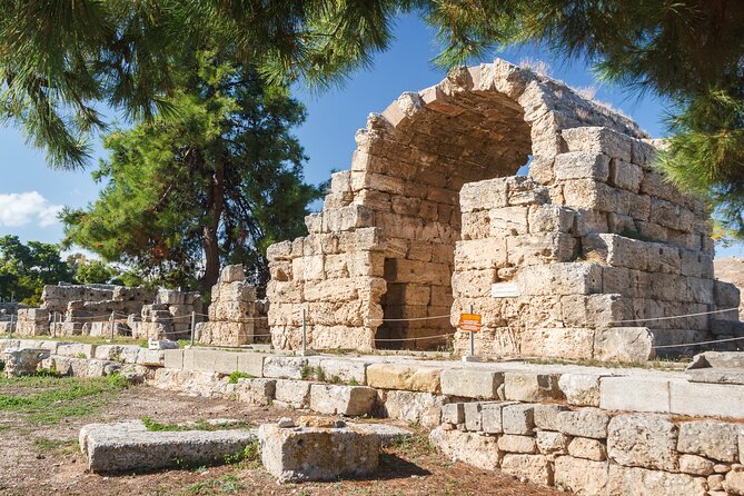 Private Half Day to Ancient Corinth - The Role of the Licensed Tour Guide (Optional)