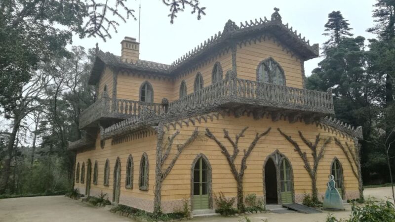 Private Half Day tour Sintra Pena Palace & Initiantion Well - Highly Rated Guide Experience